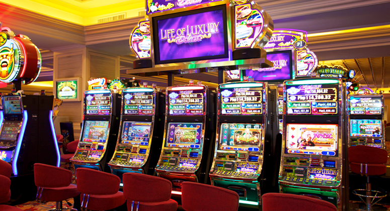 What are the reasons why people like online slots?