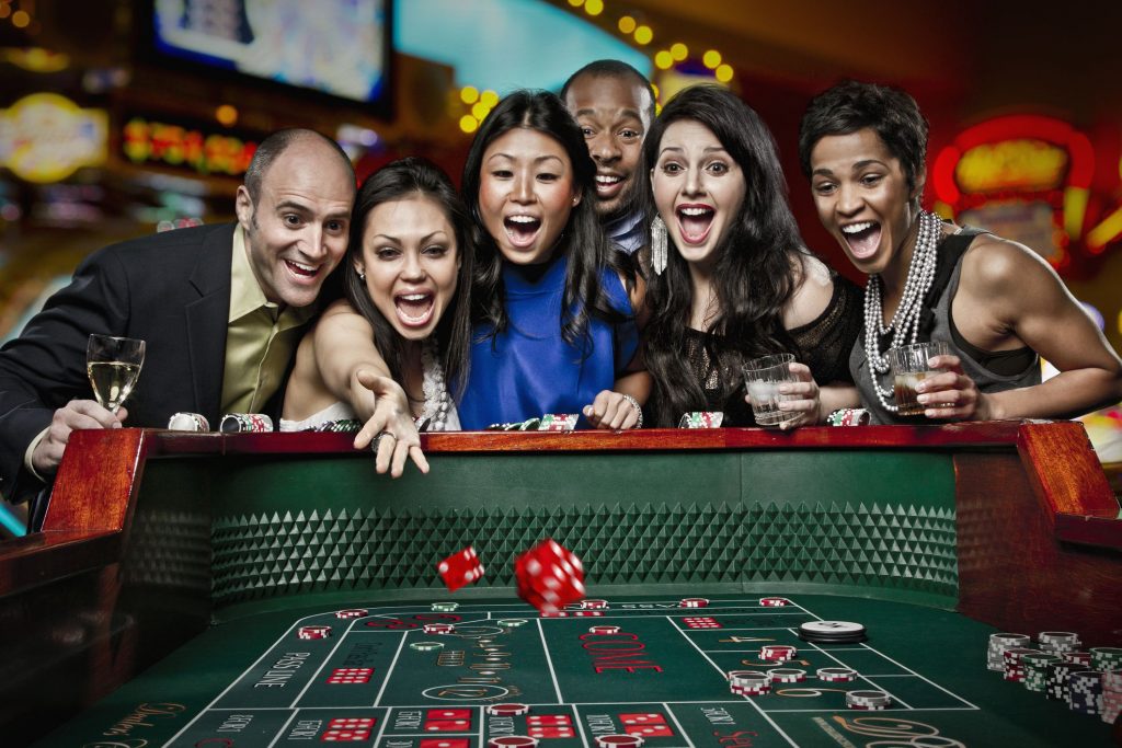 Entertainment and Gambling with the help of the Online Sites
